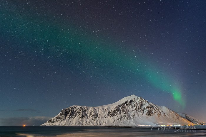 Aurore et montagne, Lofoten.