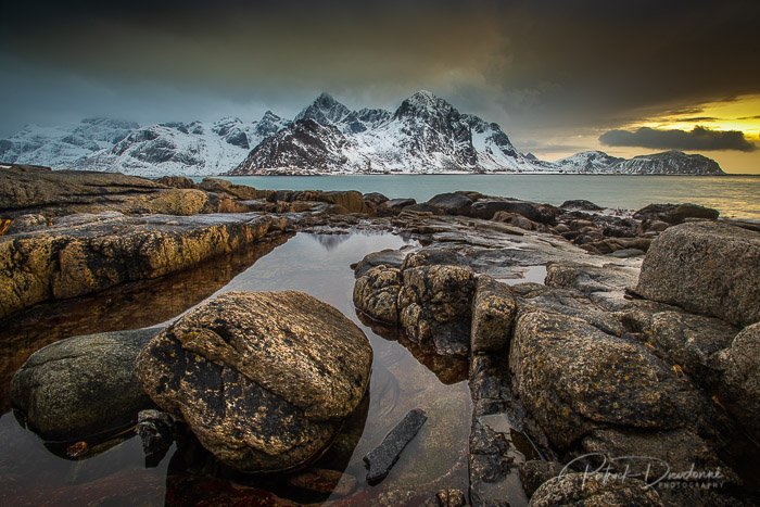 Flakstadoya. Nikon D850, 17-35 mm 2,8 à 17 mm. 1s à f13.