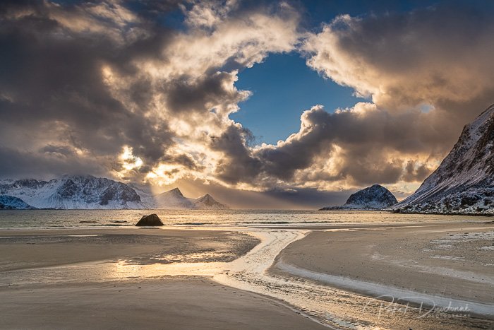 Lofoten, coucher de soleil dans les nuages