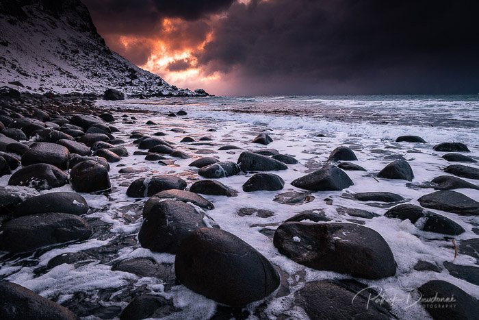 Lofoten, soleil couchant. Nikon D850 et 14-24mm 2,8