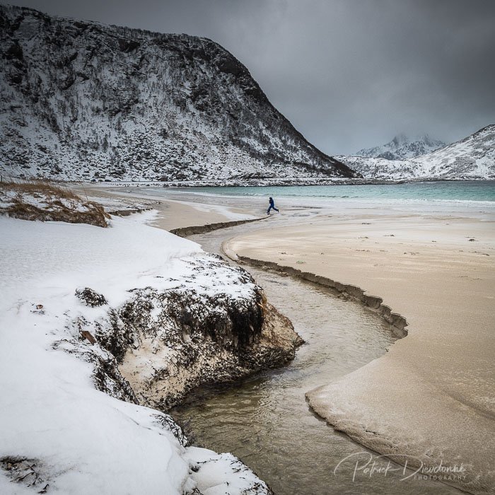 Ruisseau et plage, Lofoten